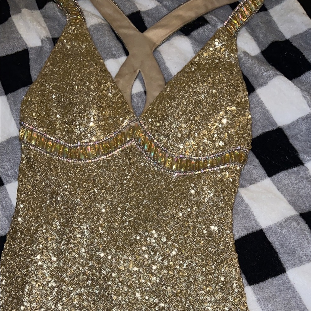 Gold formal dress - Picture 4 of 7